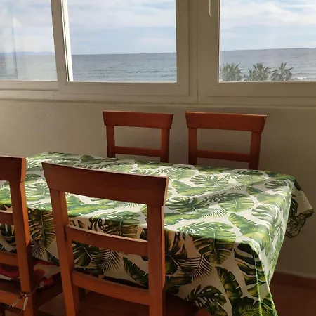 Апартаменты 2 Bedroom Front Line Of The