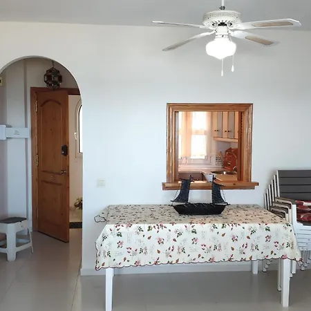 2 Bedroom Front Line Of The Апартаменты